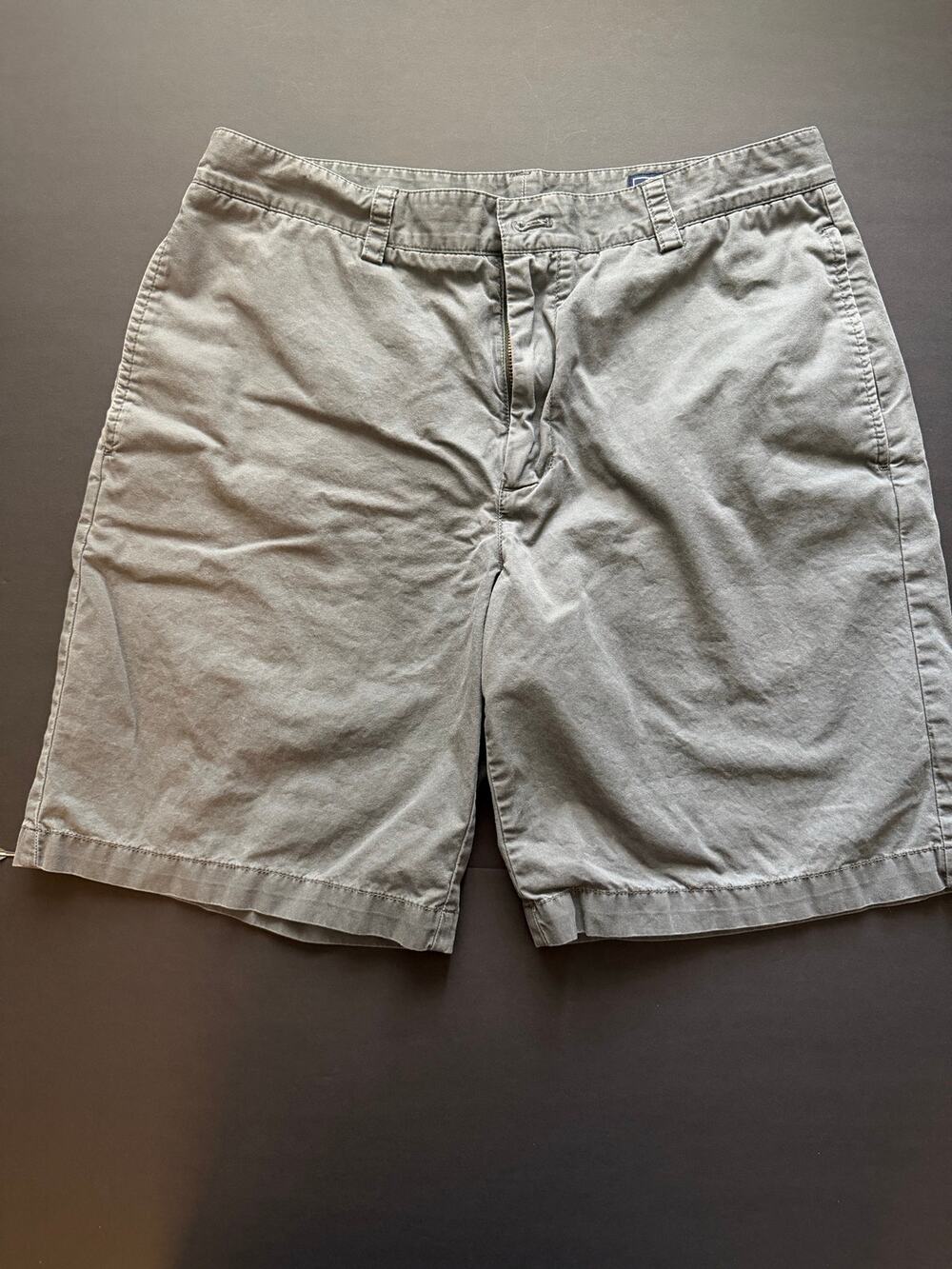 Vineyard Vines Men’s 33 Club Shorts – Gray Cotton Twill Classic Fit